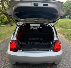 Toyota IST 2004 Silver
