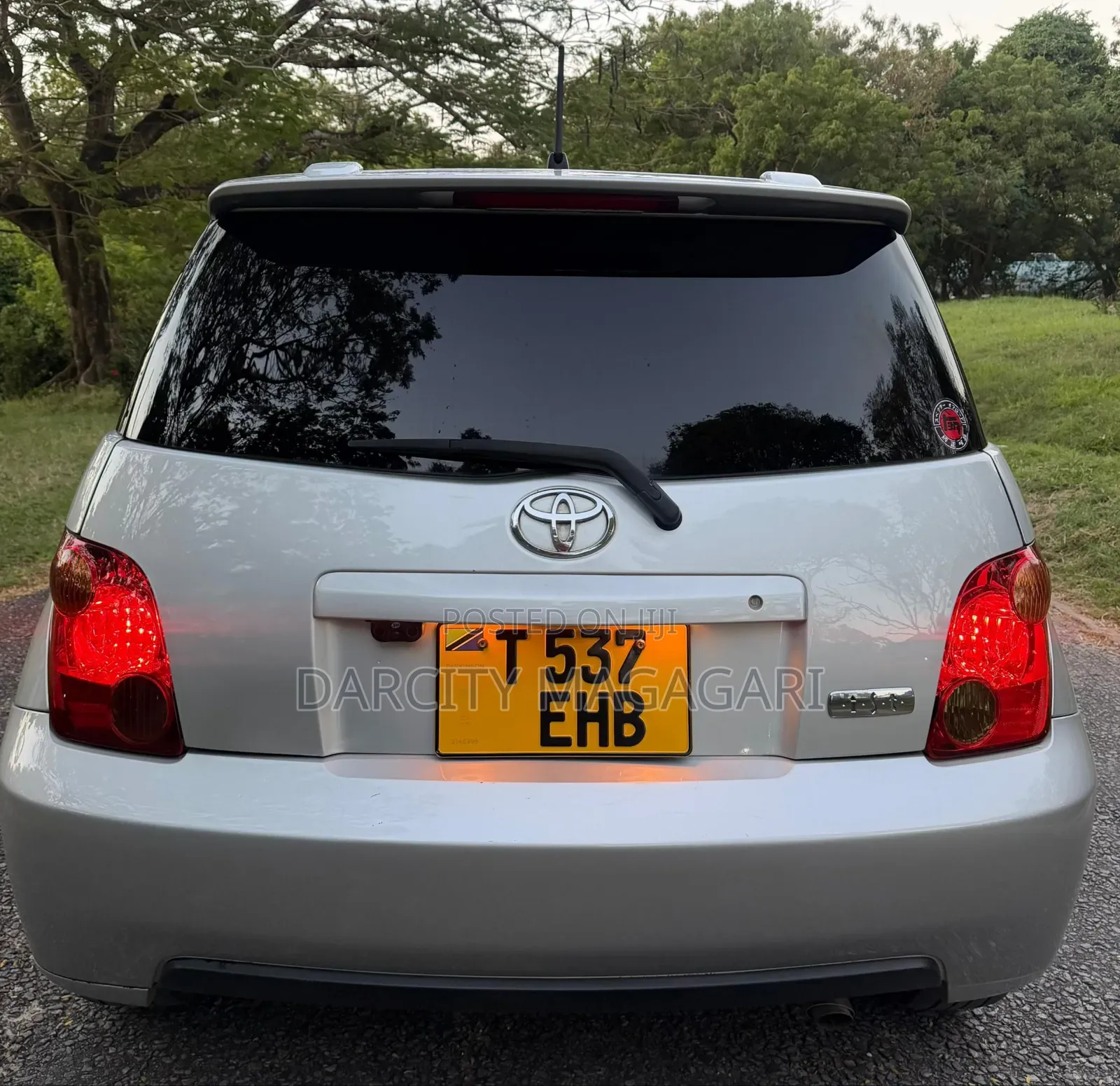 Toyota IST 2004 Silver
