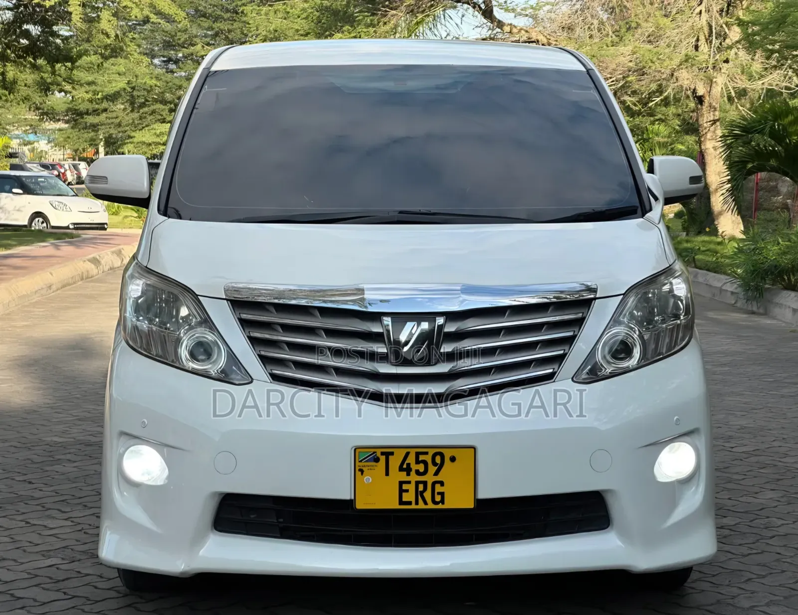 Toyota Alphard 2010 White