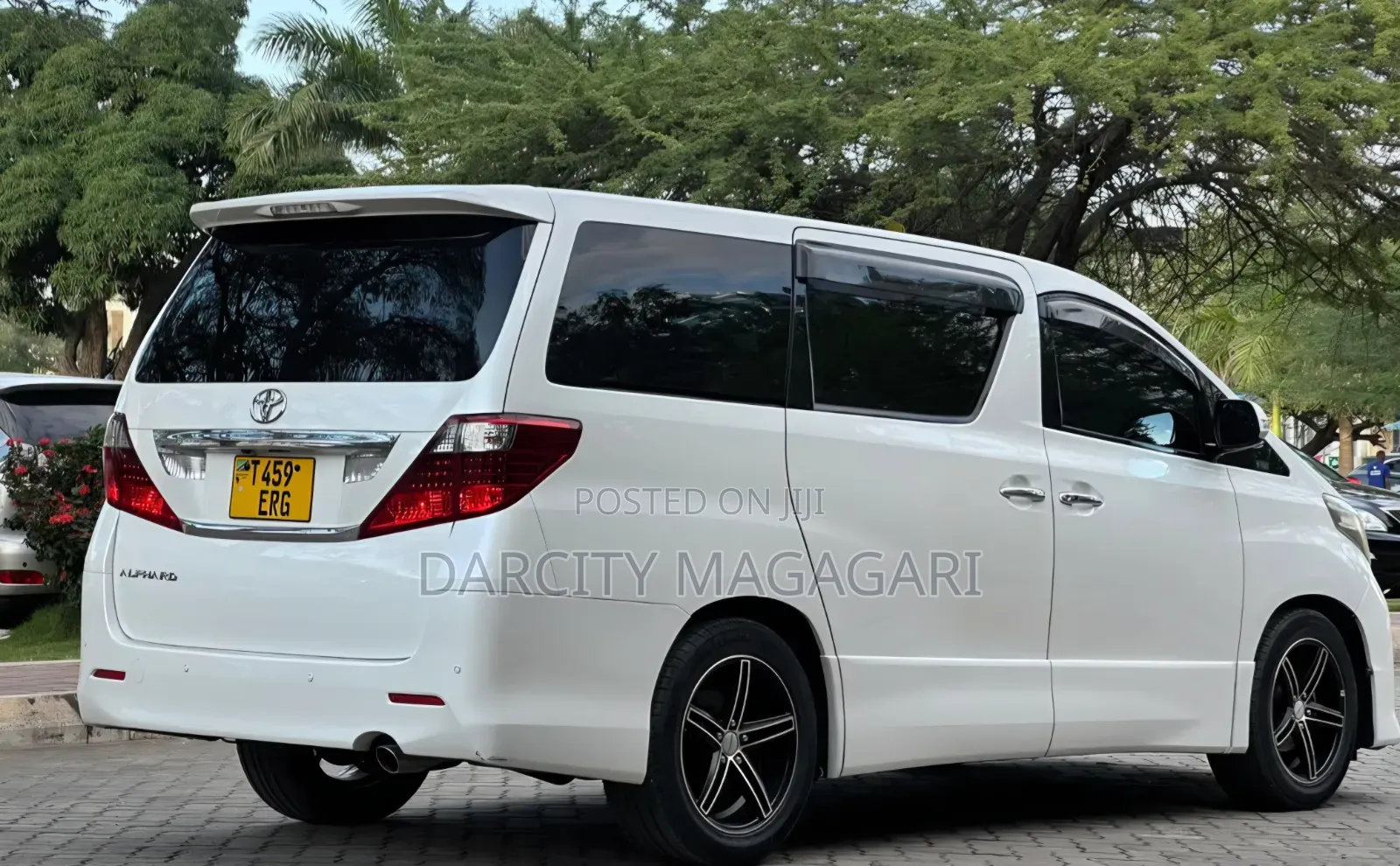 Toyota Alphard 2010 White