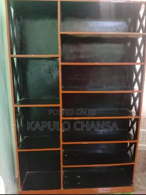Kabati La Nguo Viatu