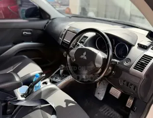 Mitsubishi Outlander 2010 Pearl