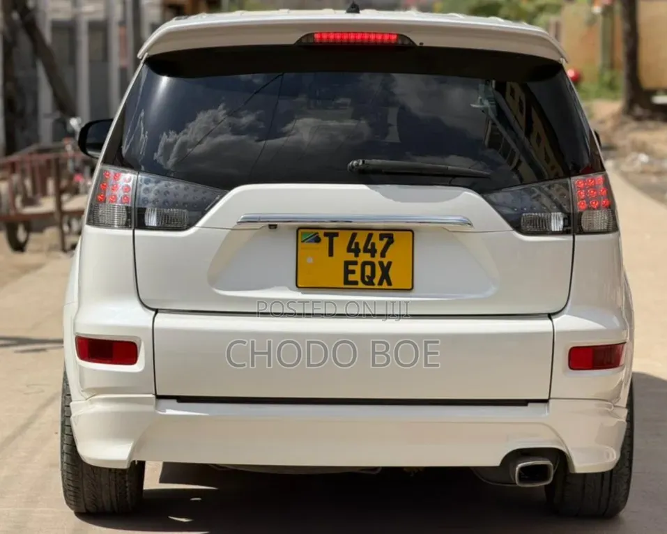 Mitsubishi Outlander 2010 Pearl