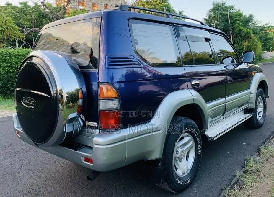Toyota Land Cruiser Prado 2004 Blue
