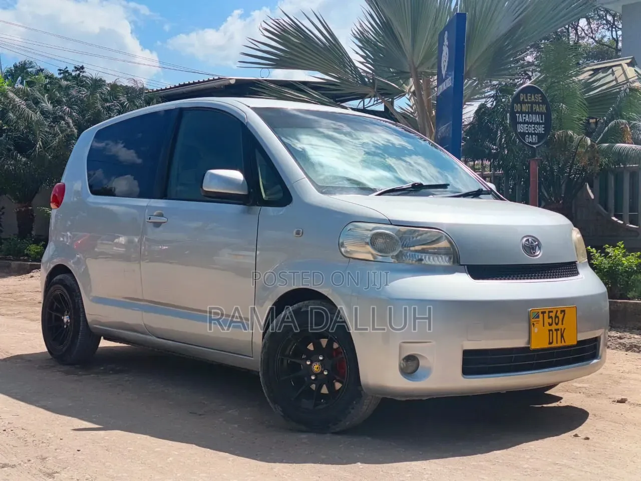 Toyota Porte 2005 Silver