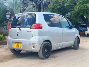 Toyota Porte 2005 Silver