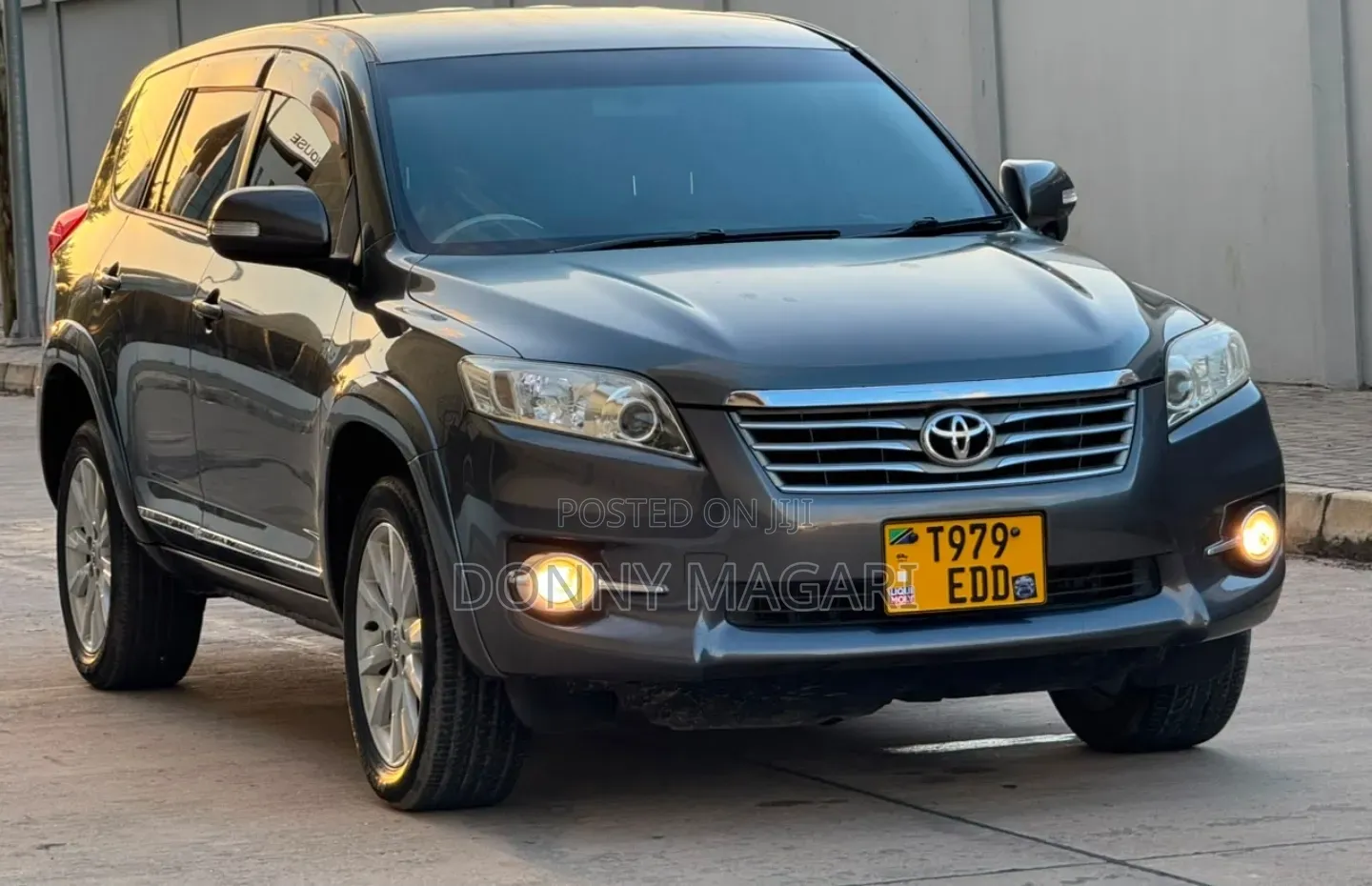 Toyota Vanguard 2012 Black