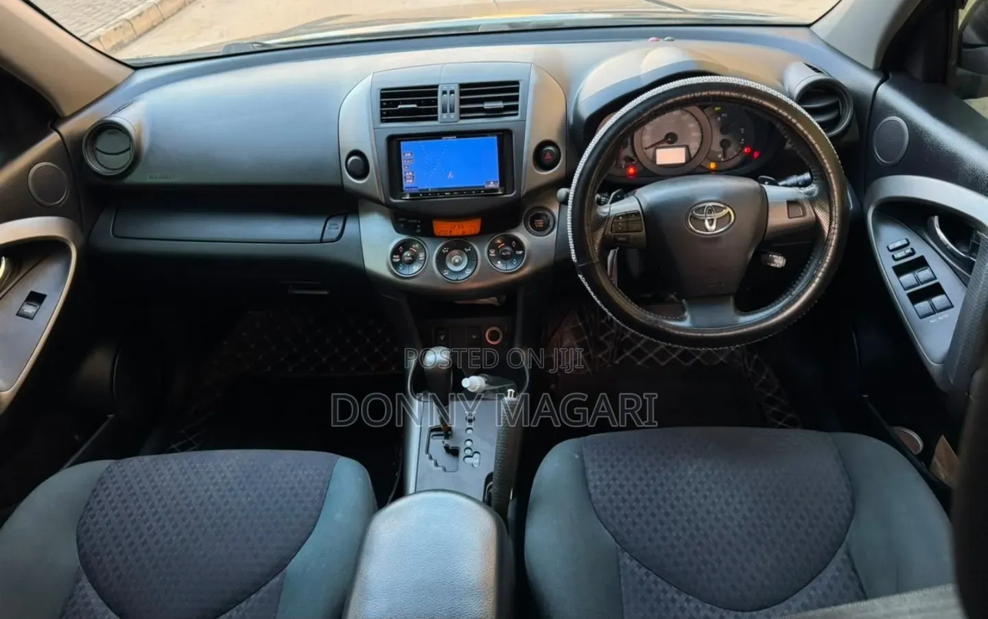 Toyota Vanguard 2012 Black