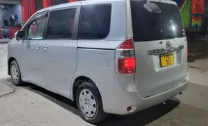 Toyota Noah 2007 Silver