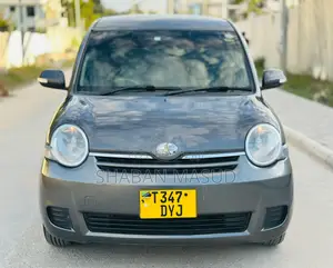 Toyota Sienta 1.5 AWD 2006 Gray