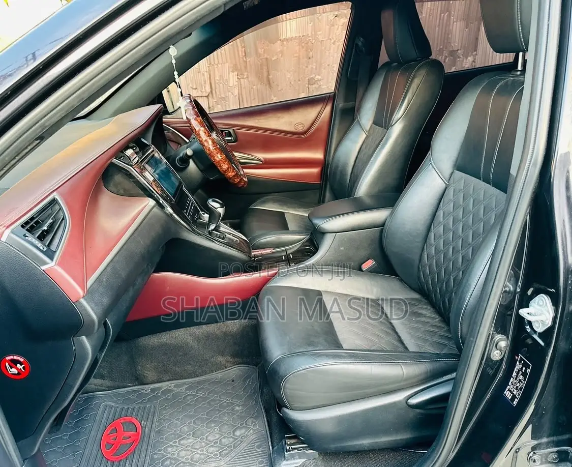 Toyota Harrier 2.0 2015 Black