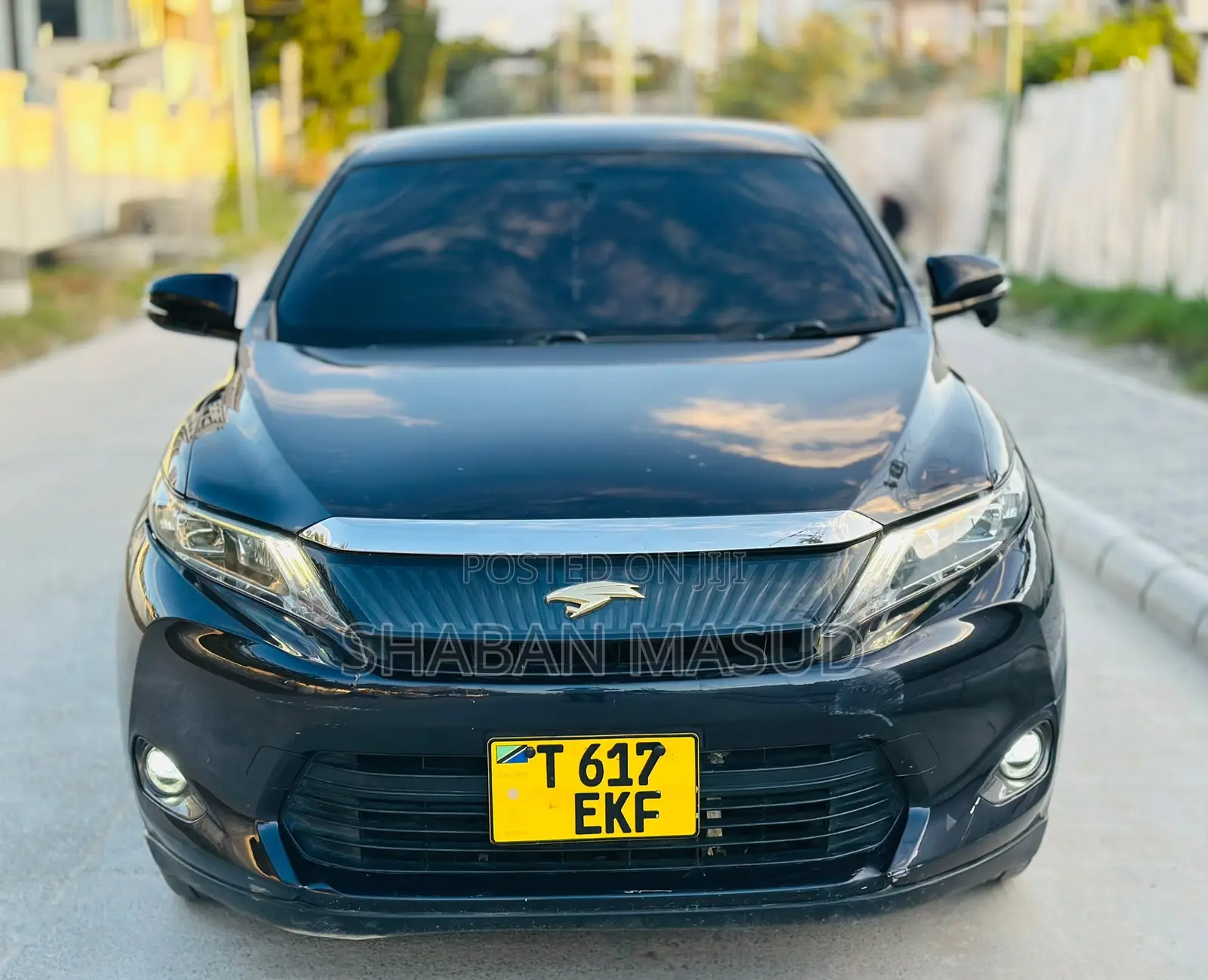 Toyota Harrier 2.0 2015 Black