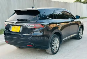 Toyota Harrier 2.0 2015 Black