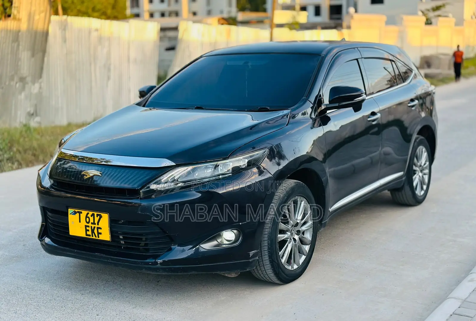 Toyota Harrier 2.0 2015 Black