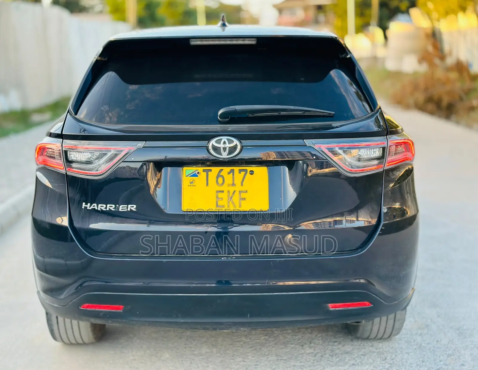 Toyota Harrier 2.0 2015 Black
