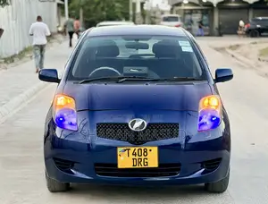 Toyota Vitz 1.0 FWD 5dr 2005 Blue