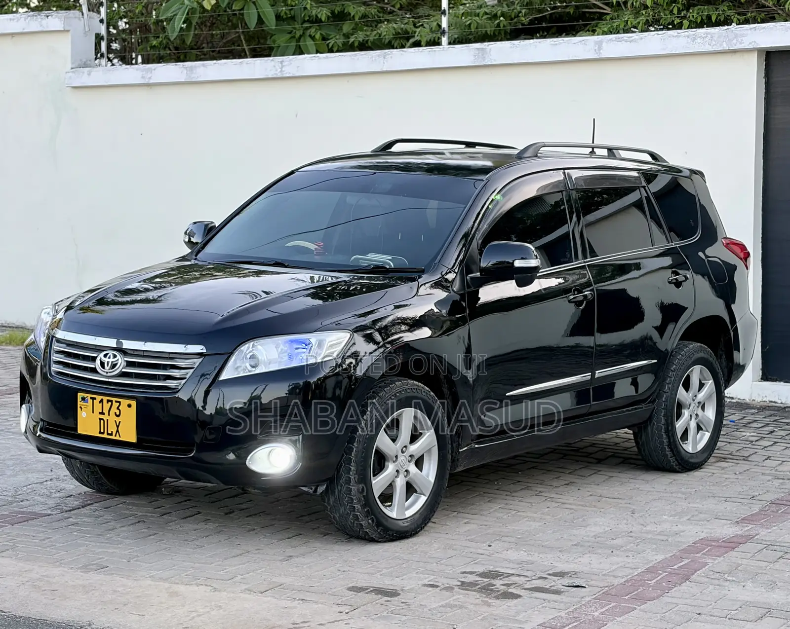 Toyota Vanguard 2010 Black