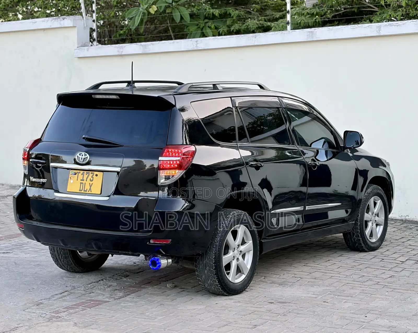 Toyota Vanguard 2010 Black