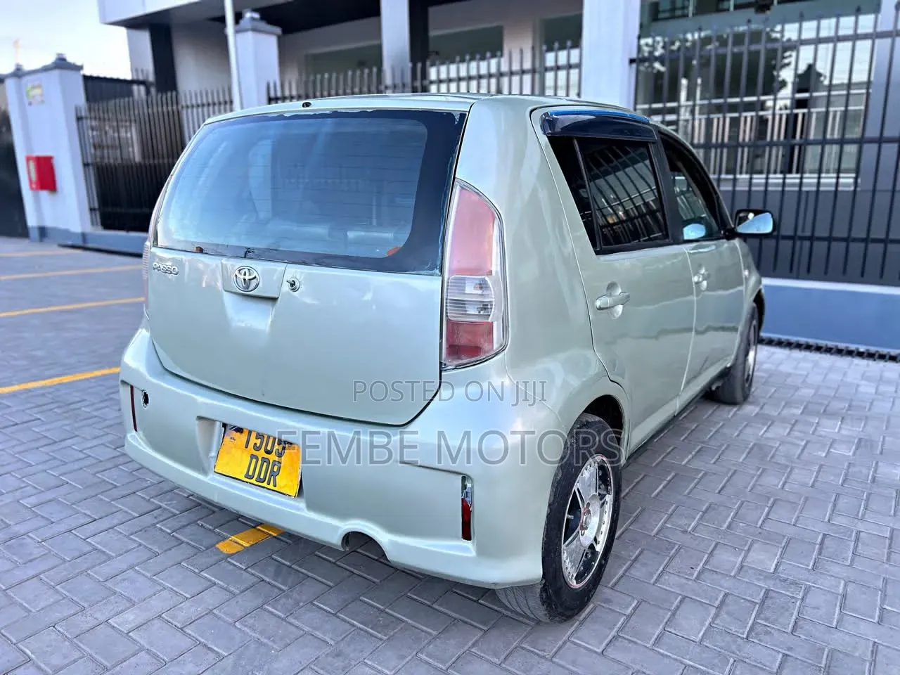 Toyota Passo 2004 Silver