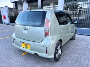 Toyota Passo 2004 Silver