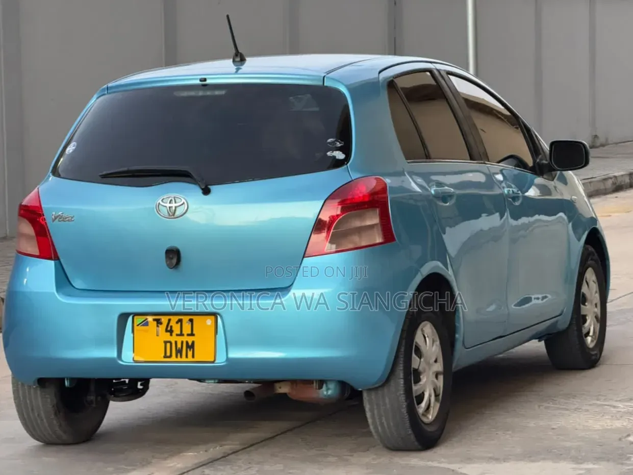 Toyota Vitz 2006 Blue