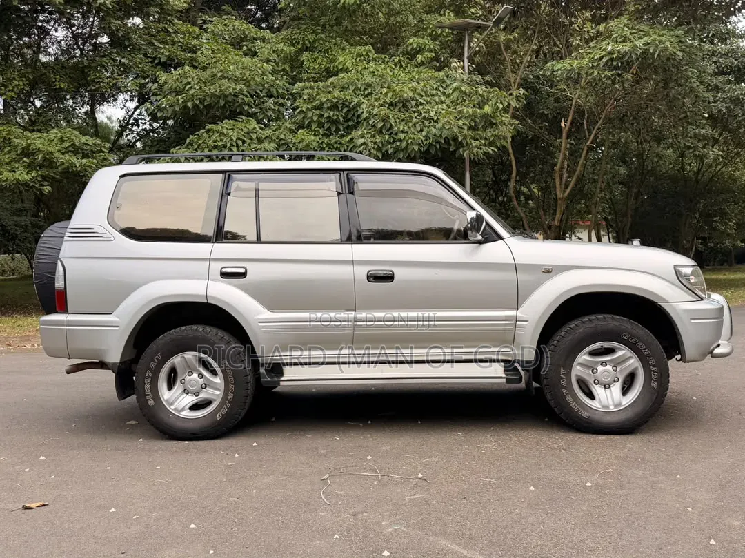 Toyota Land Cruiser Prado 2001 Silver