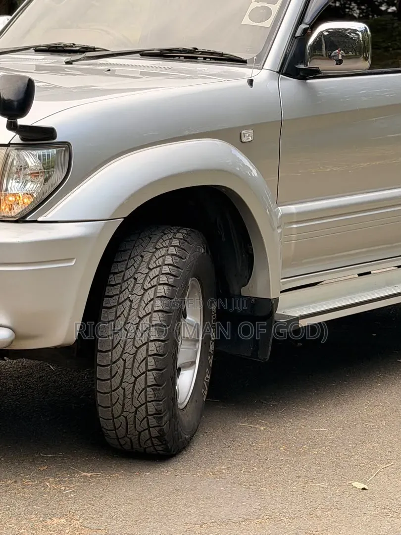 Toyota Land Cruiser Prado 2001 Silver