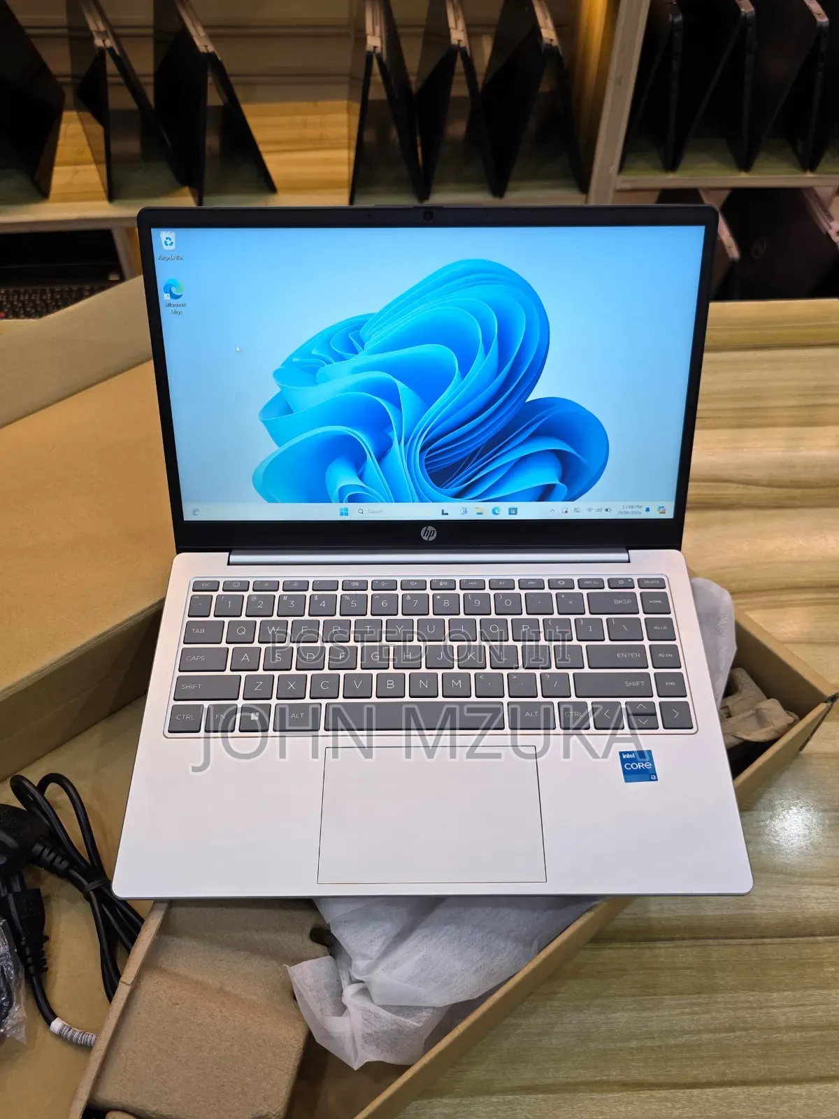 New Laptop HP 14-dq1025cl 8GB Intel Core i3 SSD 256GB