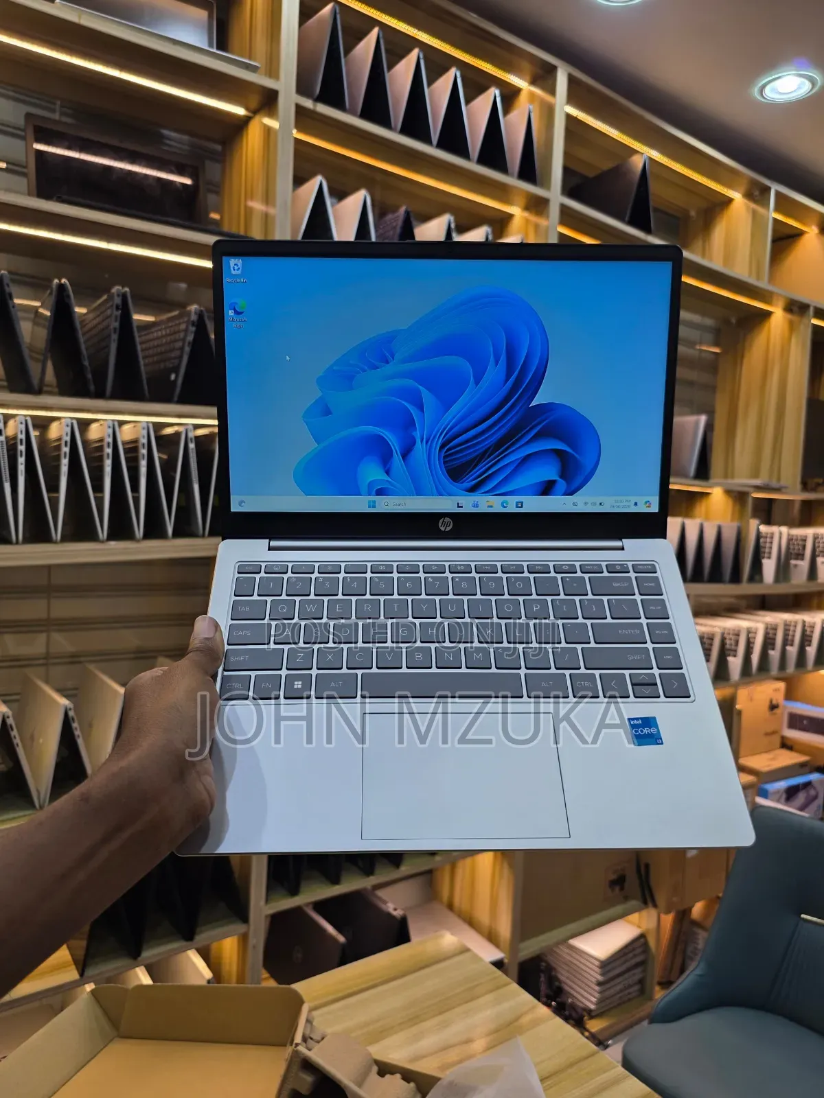 New Laptop HP 14-dq1025cl 8GB Intel Core i3 SSD 256GB