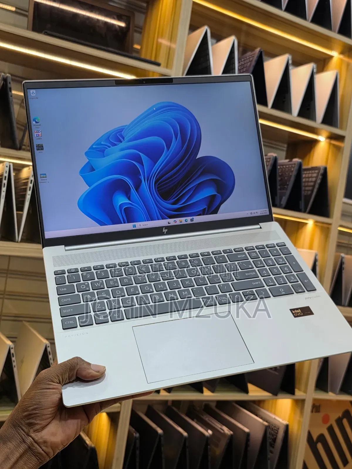 New Laptop HP Pavilion 17 16GB Intel Core Ultra 5 SSD 1T