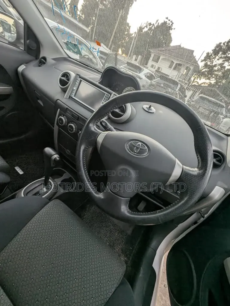 Toyota IST 2005 White
