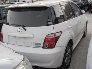 Toyota IST 2005 White