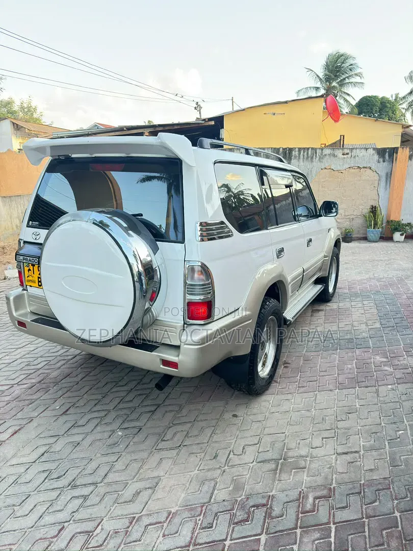 Toyota Land Cruiser Prado 2001 White