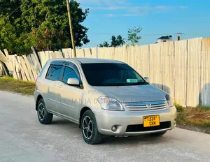Toyota Raum 2003 Silver