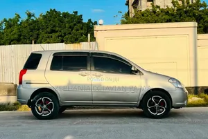 Toyota Raum 2003 Silver