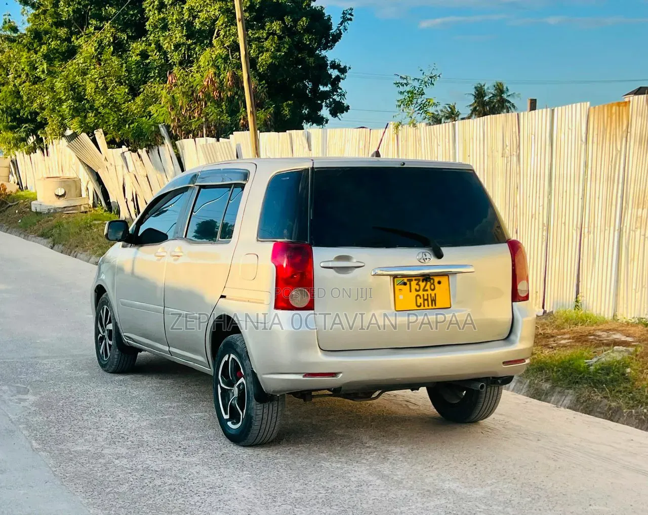 Toyota Raum 2003 Silver