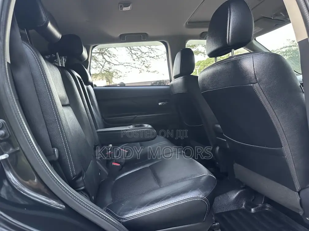 Mitsubishi Outlander 2015 Black