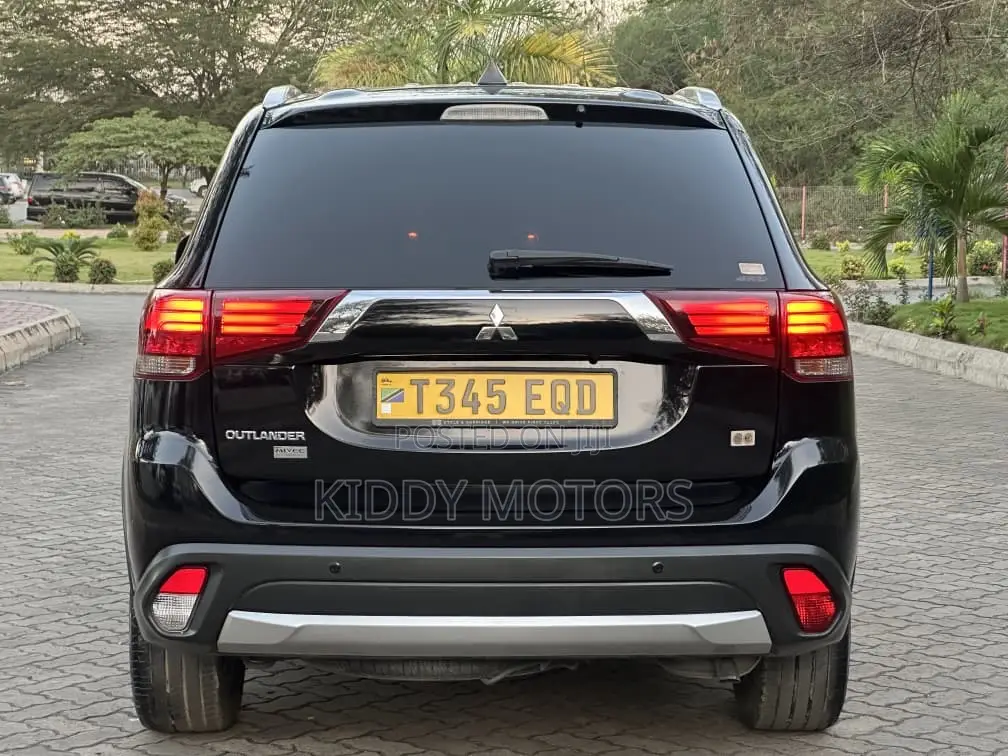Mitsubishi Outlander 2015 Black