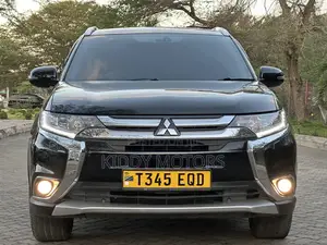 Mitsubishi Outlander 2015 Black