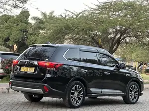 Mitsubishi Outlander 2015 Black