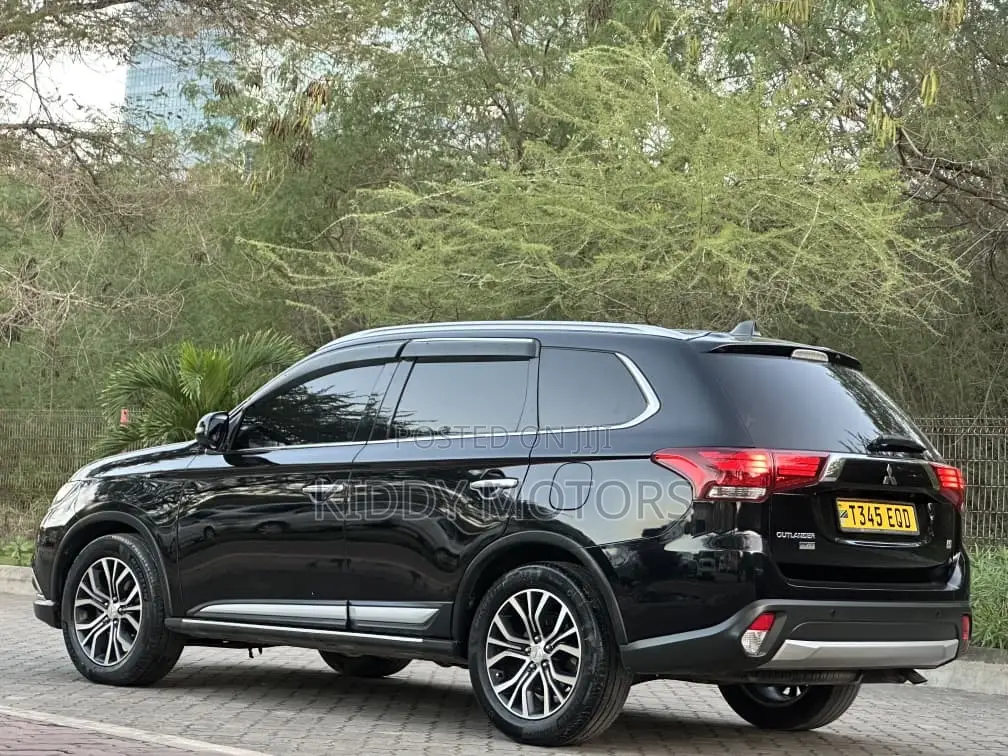 Mitsubishi Outlander 2015 Black