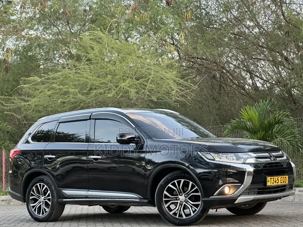 Mitsubishi Outlander 2015 Black