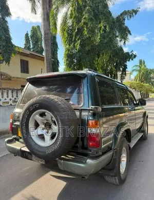 Toyota Land Cruiser 2000 Black