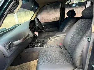 Toyota Land Cruiser 2000 Black