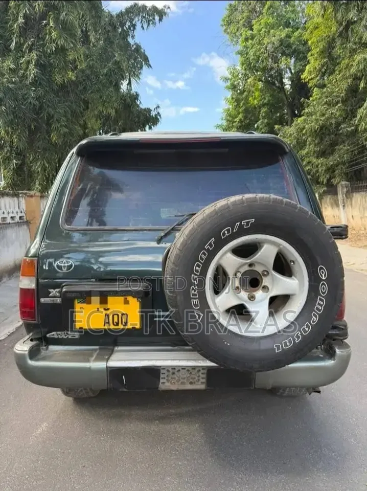 Toyota Land Cruiser 2000 Black