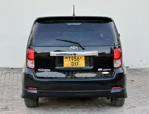 Toyota Corolla Rumion Hatchback 1.5 FWD 2008 Black