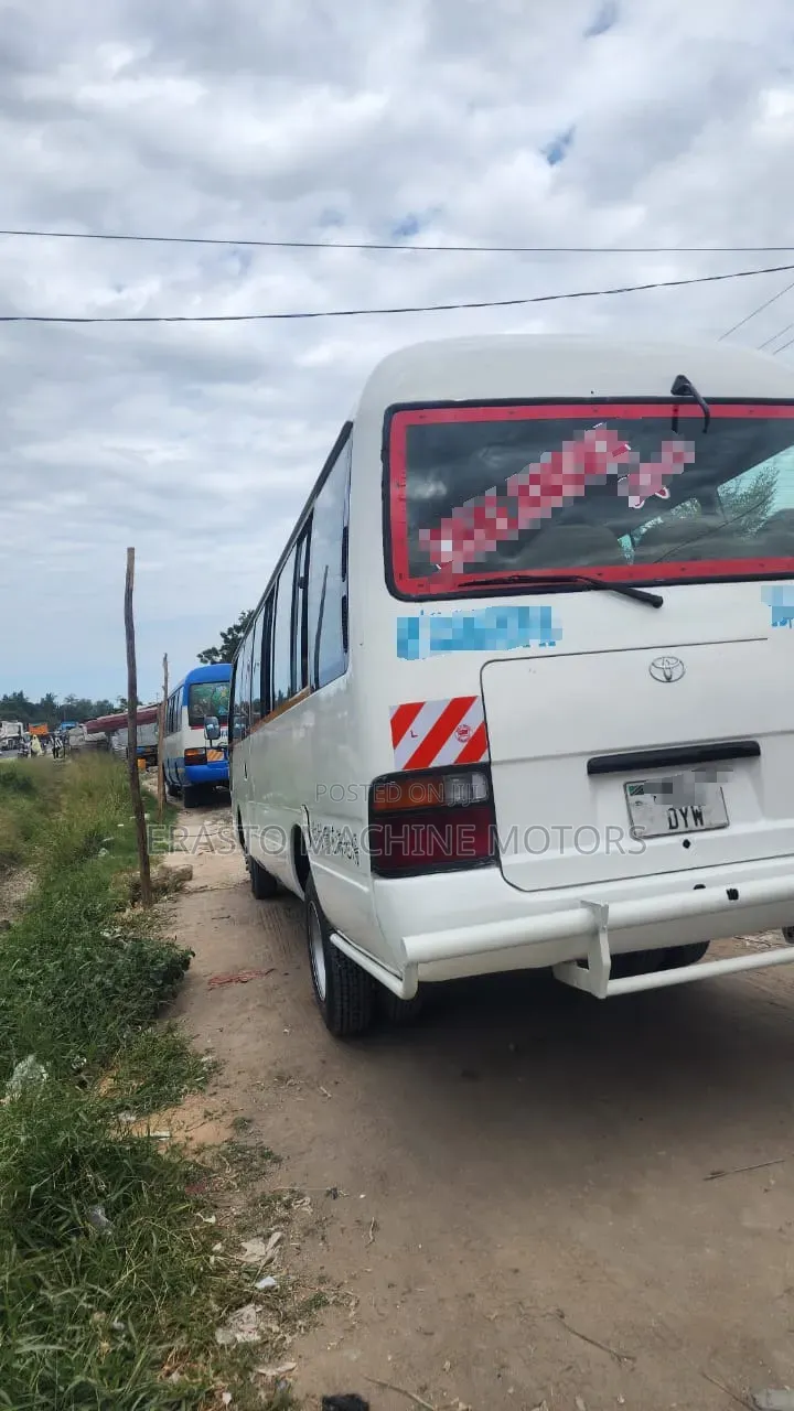 Toyota Coaster 1999 White