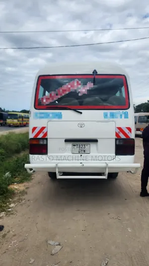 Toyota Coaster 1999 White