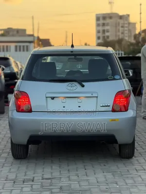 Toyota IST 2004 Silver