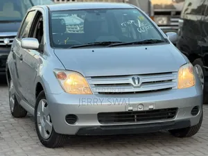Toyota IST 2004 Silver